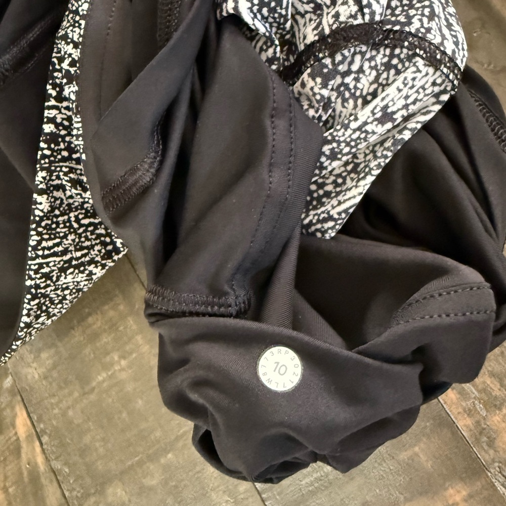LULULEMON  Women’s Tennis Skirt Skort Pickle Ball Sports Size 10 - Picture 7 of 8